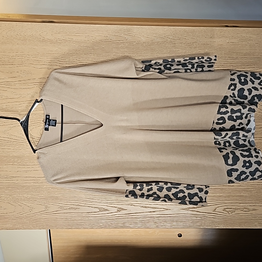 Miss Chevous brown/leopard sweater. Size M